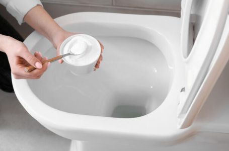 Uspite 50 grama ovog praha u WC šolju i zasjat će kao nova