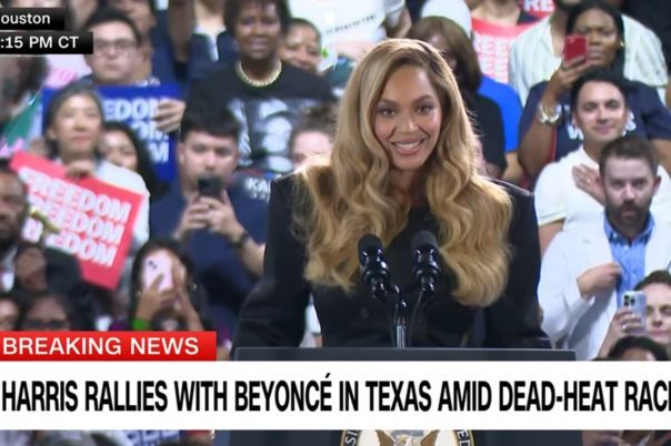 Beyonce podržala Kamalu na skupu: Ovdje sam kao majka!