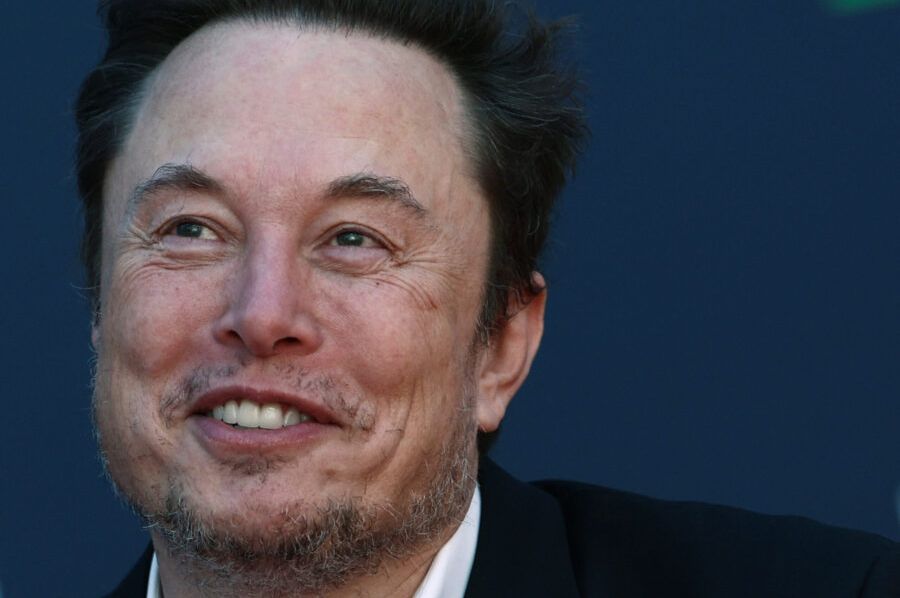 Musk poziva “revolucionare visokog IQ-a” da rade za novi “Odjel za efikasnost vlade” bez naknade