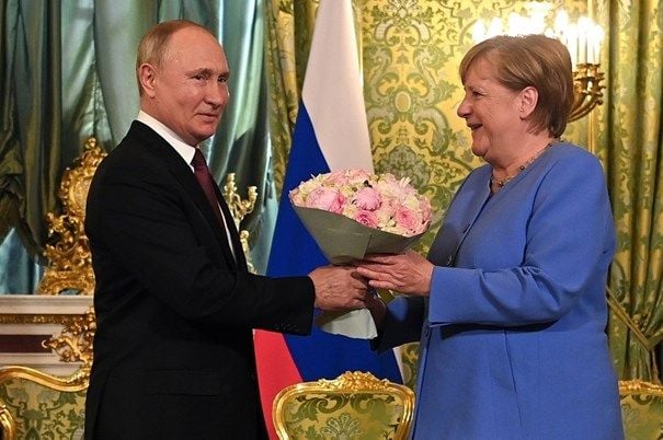 Merkel: Putin mi je rekao "Ti nećeš biti vječno kancelarka i tada će Ukrajina u NATO"