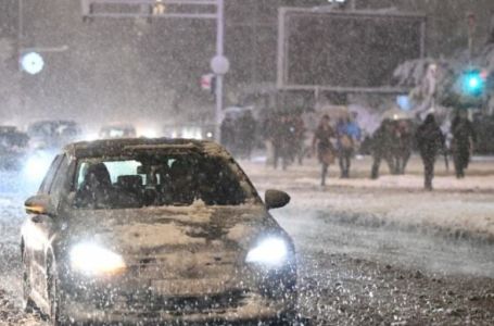 UPOZORENJE ZA VOZAČE: Poledica na cestama, obustavljen saobraćaj na magistralnom putu