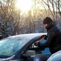 Stručnjak otkriva kako da NAJBRŽE ZAGRIJETE AUTO tokom zime:Pojačajte klimu do kraja, a onda pritisn