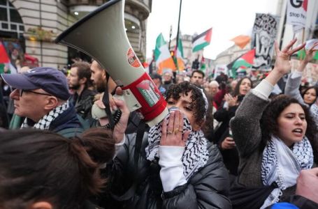 London: Hiljade ljudi marširalo za Palestinu, traže okončanje rata U Gazi