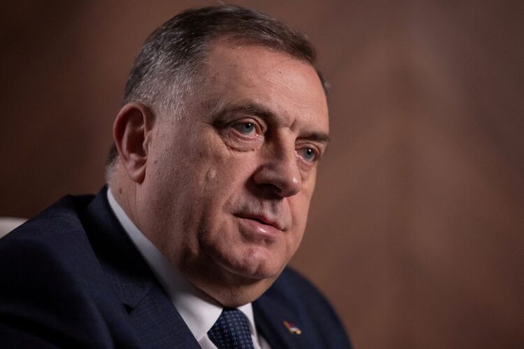 Dodik izazvao pažnju dolaskom helikopterom na sastanak u Mostaru (VIDEO)