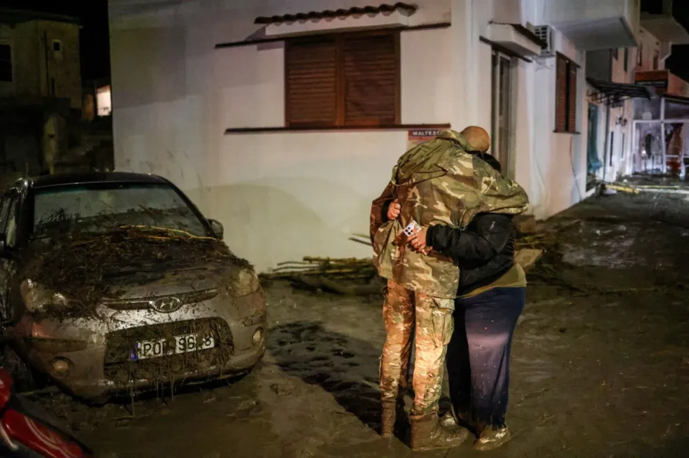 Strašne scene iz Grčke nakon oluje: Kiša padala više od 16 sati, most se potpuno urušio