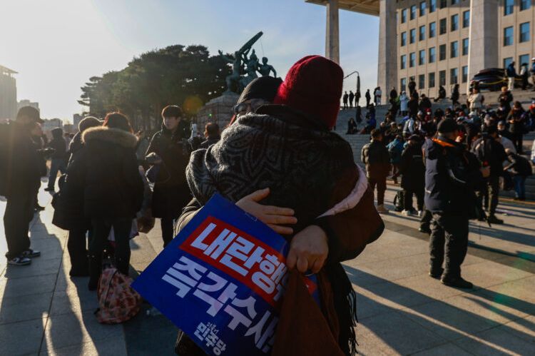 Južna Koreja: Demonstranti ispred parlamenta, policiji zabranjen ulazak u zgradu