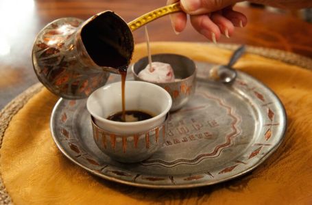 Koliko kafe pijete dnevno? Medicina kaže da su ovo bezbijedne količine