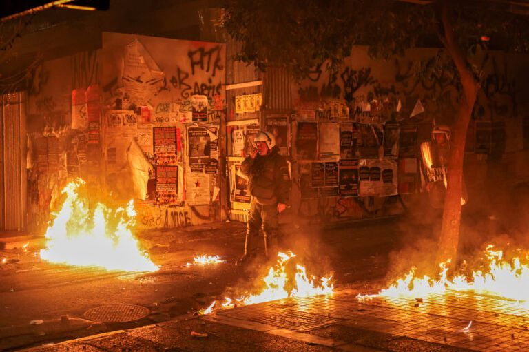 Sukobi u Grčkoj: Demonstranti bacali molotovljeve koktele i kamenje na policiju