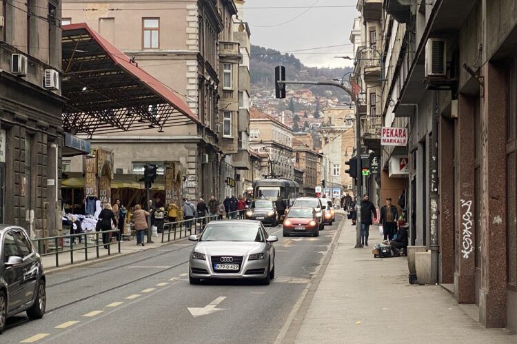 MUP KS izdao upozorenje vozačima, posebno za vožnju u gužvi: Ovo je kažnjivo!