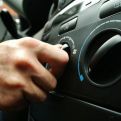 ZIMI ČIM UĐE U AUTOMOBIL ODMAH UKLJUČI KLIMU: Kad vidite zbog čega i vi ćete svaki dan raditi isto