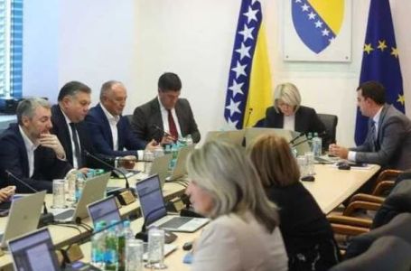 Ponovo otkazana sjednica Vijeća ministara BiH. Trojica ministra iz RS opet nisu došli