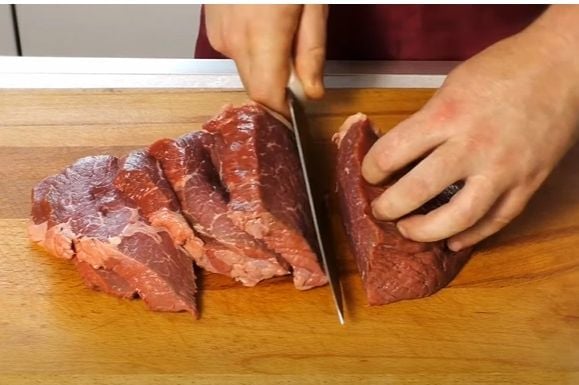 Nije vam potrebna marinada: Ovaj sastojak najbolje OMEKŠAVA MESO