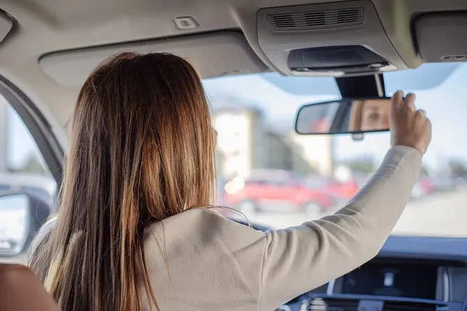 Ovo TAJNO DUGME u automobilu poboljšava vidljivost u vožnji, a mnogi ne znaju da postoji