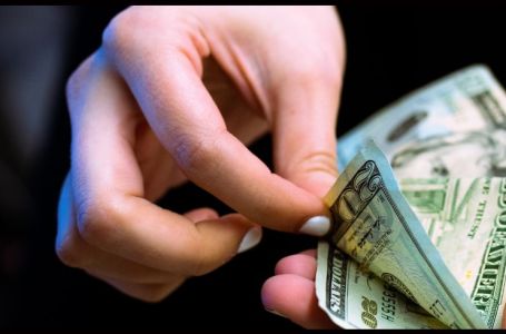 5 znakova u 2025. godini čeka finansijski preporod: Novac će im se bukvalno lijepiti za ruke