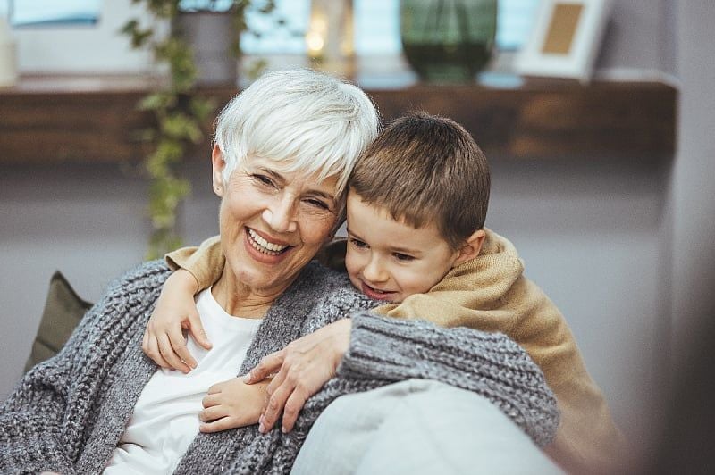 Koju baku djeca više vole - s očeve ili s majčine strane?