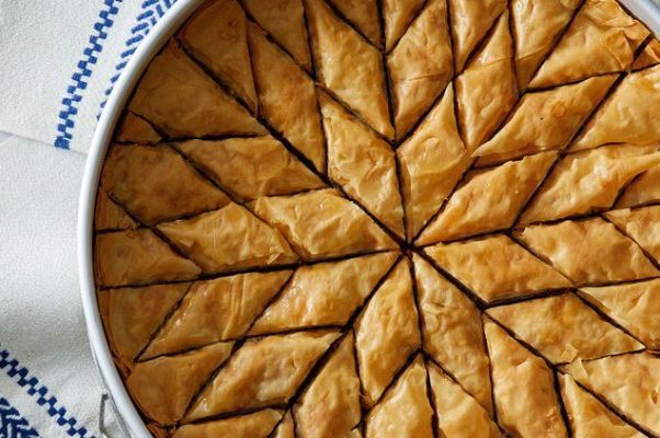 Starinska svekrvina baklava koja se topi u ustima: Bogata, ukusna i jednostavna