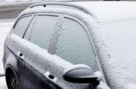 NAJBRŽI I NAJLAKŠI NAČIN DA ZAGRIJETE AUTO ZIMI: Čim sjednete za volan uradite 1 stvar i BIT ĆETE...