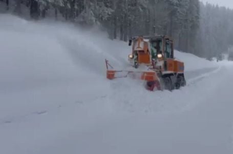 NA ZLATIBORU METAR SNIJEGA! Na planinama ne prestaje da pada, vjetar duva, SMETOVI OGROMNI