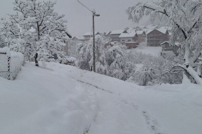 NAPADALO PREKO 2 METRA SNIJEGA: Ova opština u BiH proglasila vanredno stanje