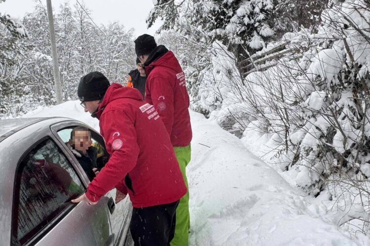 GSS Novi Grad Sarajevo: “Porodica sa 3 male djece se zaglavila na šumskom putu”