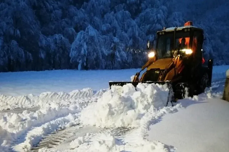 Oružane snage BiH angažovane u čišćenju snijega u pojedinim općinama