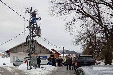 Došli kući iz inostranstva, sada se smrzavaju bez struje