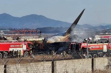 STJUARDESA KOJA JE PREŽIVJELA PAD AVIONA OTKRILA MOGUĆI UZROK NESREĆE: "Dim je izlazio iz..."