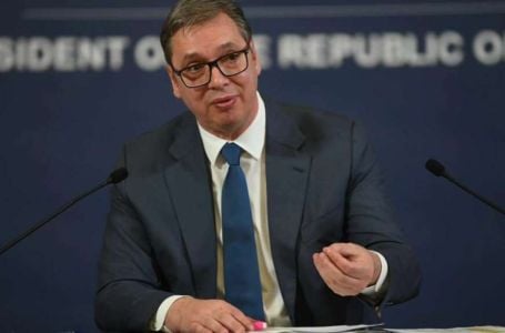 Vučić studentima: Vratite se učenju, nema obustave rada ni po cijenu smjena direktora