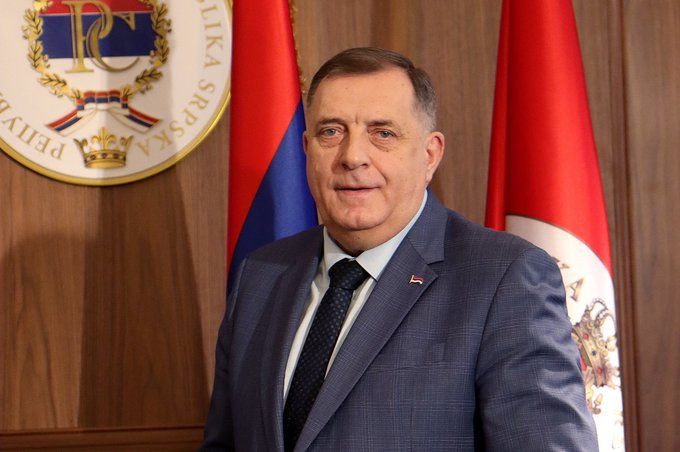 Dodik čestitao Novu godinu: Da jedni drugima pružamo ruku, a ne podmećemo nogu