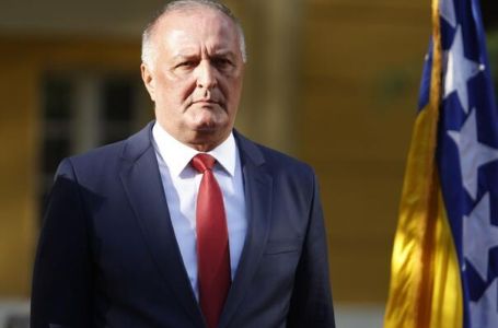 Helez: Ko se ogluši o Schmidtov nalog, doživjet će sudbinu Dodika