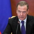 Medvedev: S Trumpom sigurno neće biti dosadno