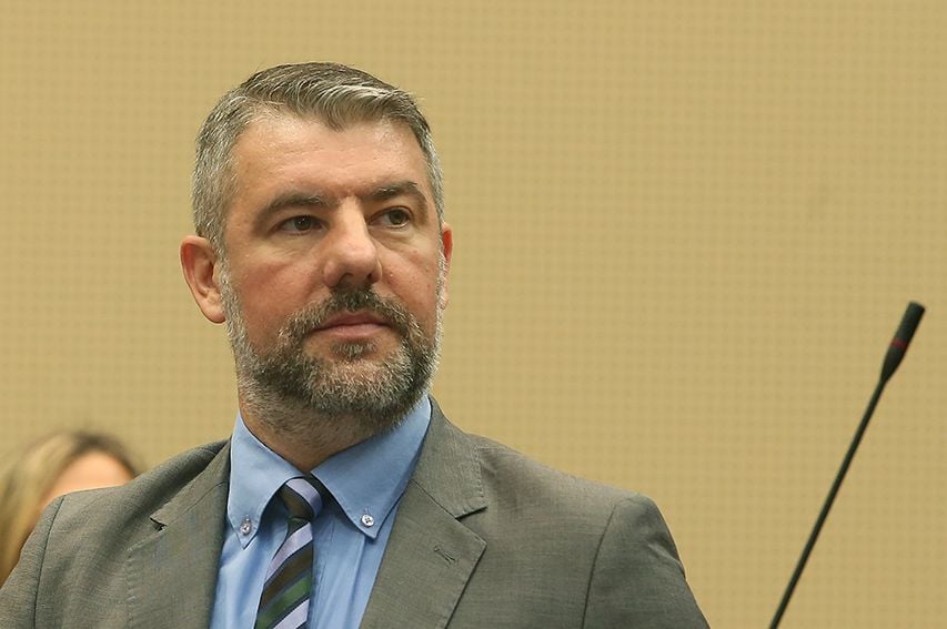 U sjeni pandemije: Sumnje u zakonitost poslovanja ministra zdravlja