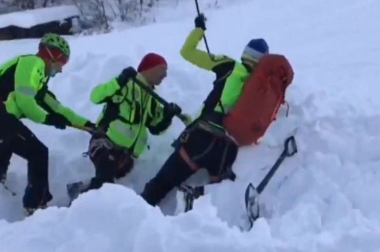 U Italiji poginuli skijaši: Lavina ih vukla stotinama metara