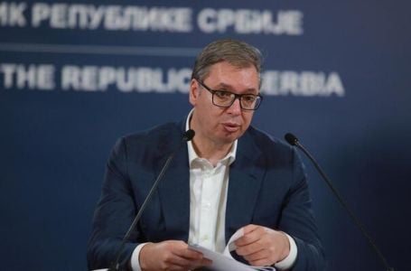 Jutarnji: Vučić je stjeran u kut