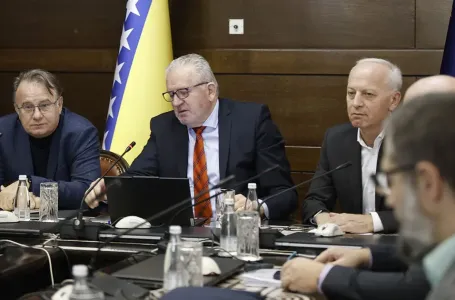 Vlada FBiH priprema set novih mjera: Minimalac ostaje 1.000 KM, oporezivi dio biće manji?