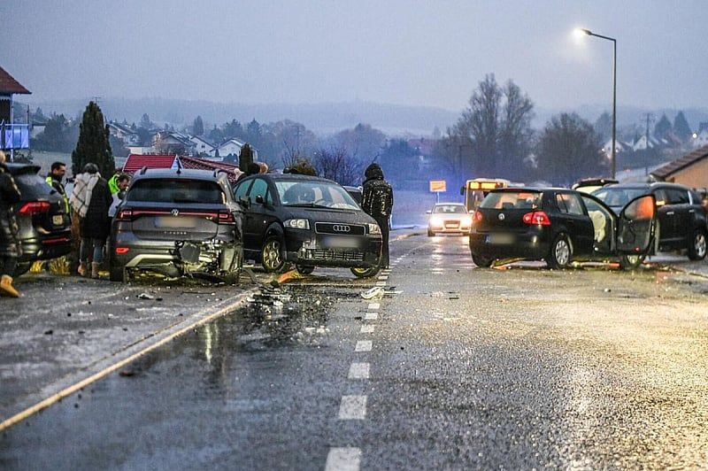 Crni led paralizovao veliku evorpsku zemlju: Više od 260 nesreća, zatvorene škole i aerodrom