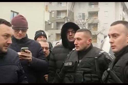 Sukob demonstranata i policije ispred Tužilaštva u Bijeljini: 'Treba da se čuje narodni bunt'