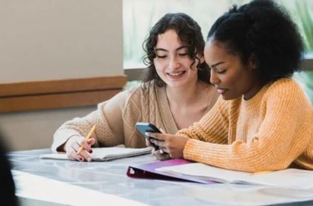 Zabrana mobitela u školama postaje sve popularnija u SAD-u