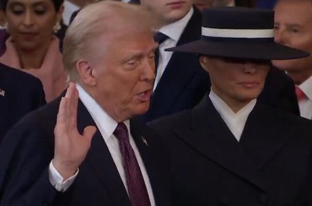 Evo kako je izgledalo Trumpovo polaganje zakletve, zvanično je postao predsjednik! (VIDEO)