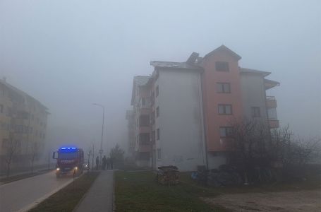 Gorio krov zgrade u Istočnoj Ilidži