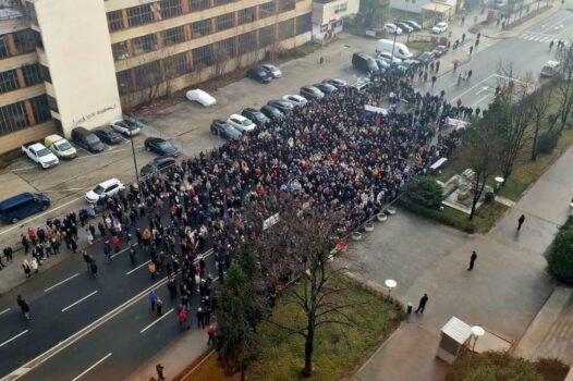 SDP BiH fotografijom prokomentarisao proteste: “Većina je za minimalnu platu”