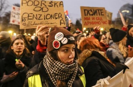 Srbija sutra ide u opći štrajk, Vučić ih nazvao 'luđacima'