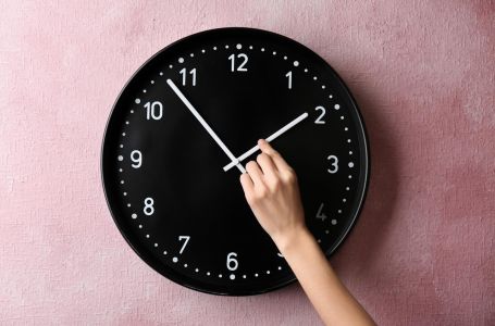 Pomicanje kazaljki na satu u 2025: Evo kada nas očekuje i zašto se još uvijek mijenja sat