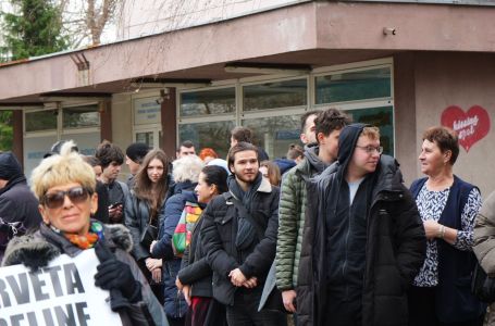 STUDENTI SE BUDE I U SARAJEVU: Šta će policajci na protestima da nadziru studente, i rektor se pita