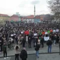 Iz Tuzle sve revolucije u BiH kreću: Hiljade građana izašlo na proteste