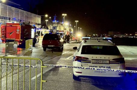 Umro vozač koji je automobilom upao u more