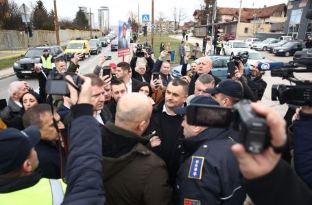 Dodikove pristalice pred Sudom BiH pravile haos: Provocirali pripadnike MUP-a KS