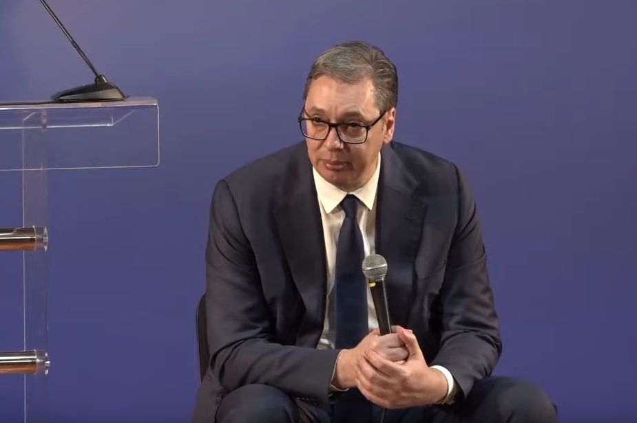 Vučić napao penzionera s invaliditetom: Pusti, sad ja pričam