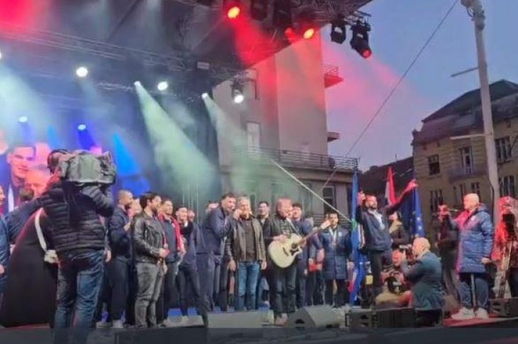 SKANDAL, HRVATSKI RUKOMETAŠI SLAVILI UZ TOMPSONOVU KONTROVERZNU PJESMU: Neki se bune zbog toga, ali