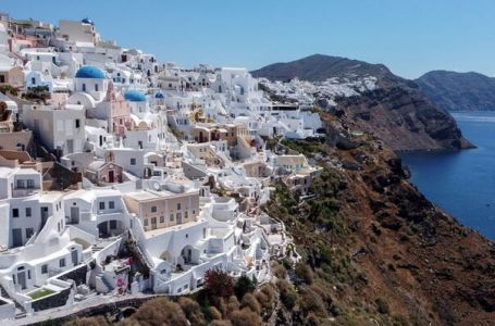 Šta se dešava na Santoriniju? Potresi sve snažniji ...